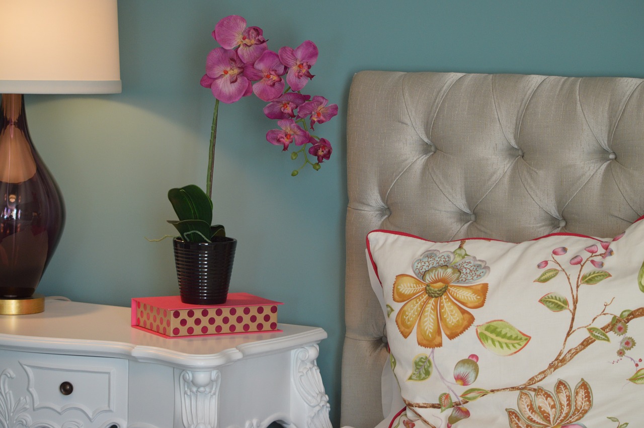 bedroom-1006527_1280.jpg